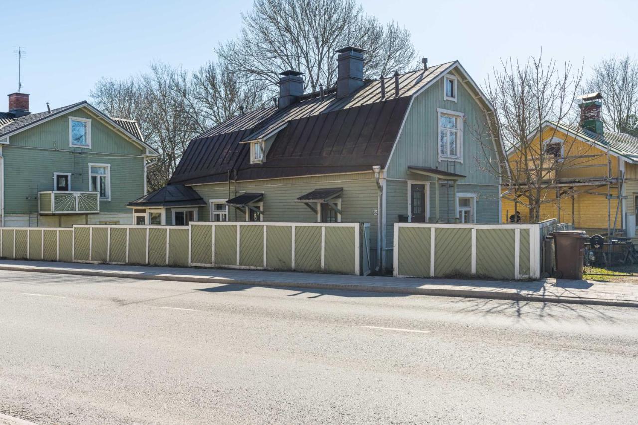 Newly Renovated Apartment In A Woodenhouse From 1910 In Martti! Turku Kültér fotó