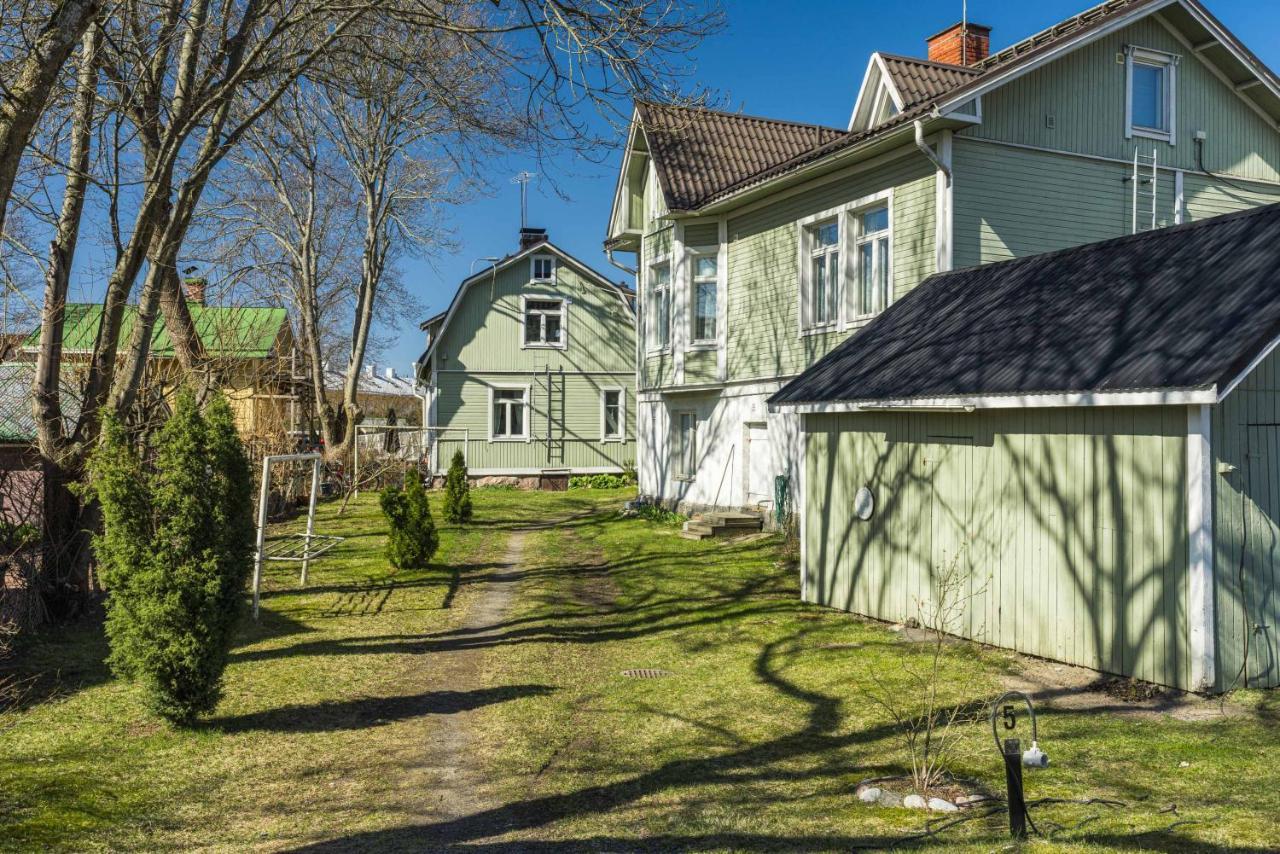 Newly Renovated Apartment In A Woodenhouse From 1910 In Martti! Turku Kültér fotó