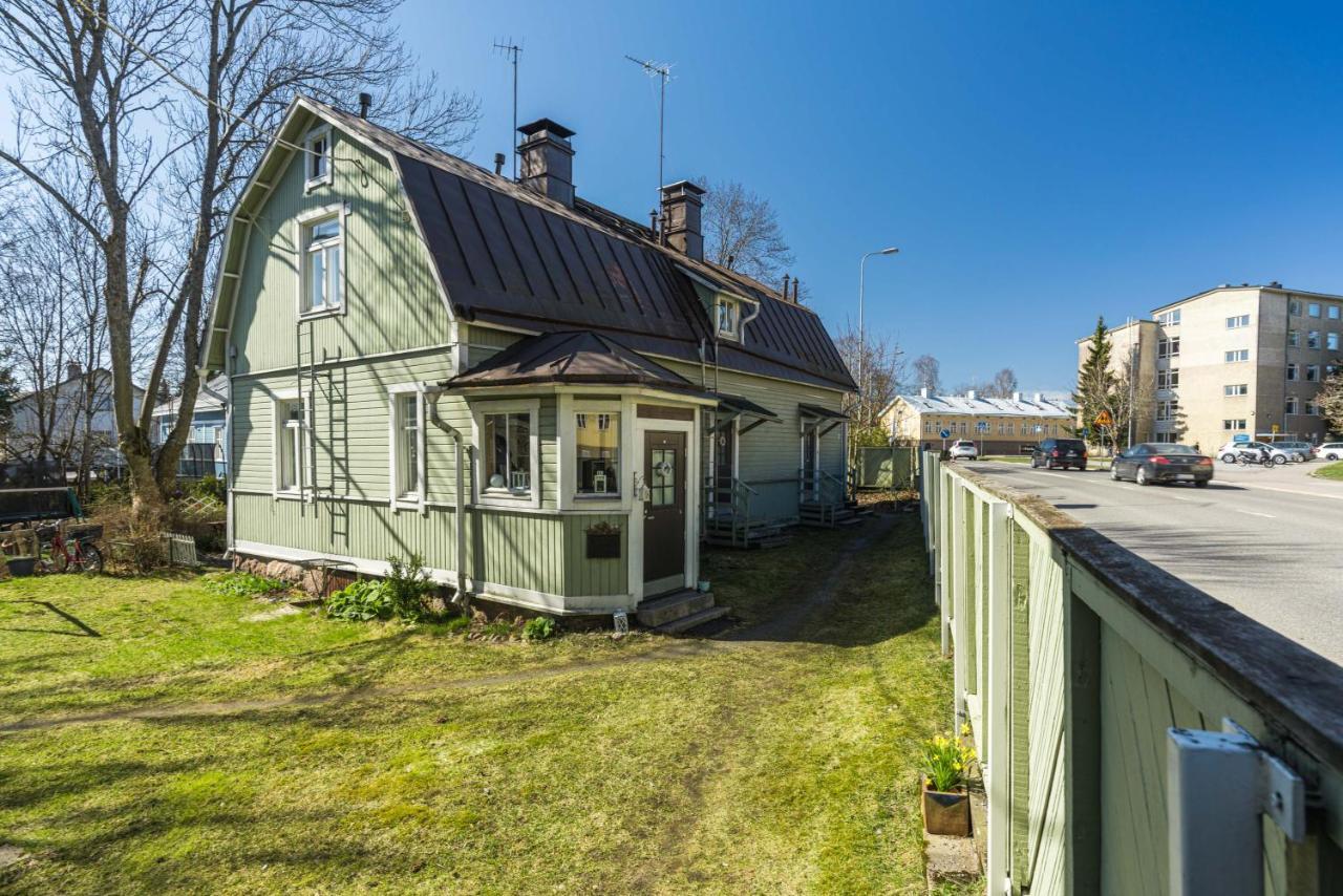 Newly Renovated Apartment In A Woodenhouse From 1910 In Martti! Turku Kültér fotó